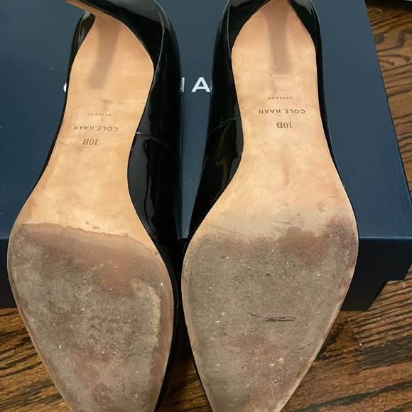 Black patent heels. Cole Haan - Picture 6 of 7